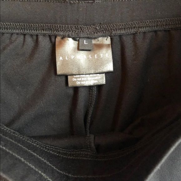 Alphalete Curve Shorts - Picture 6 of 8